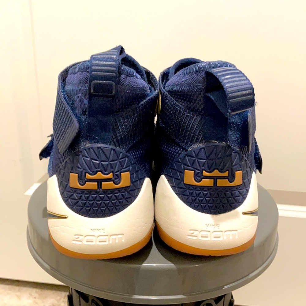 Nike Cavs Blue Lebron Solider 11 size 8 mens